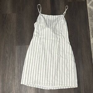 Linen dress with tie back